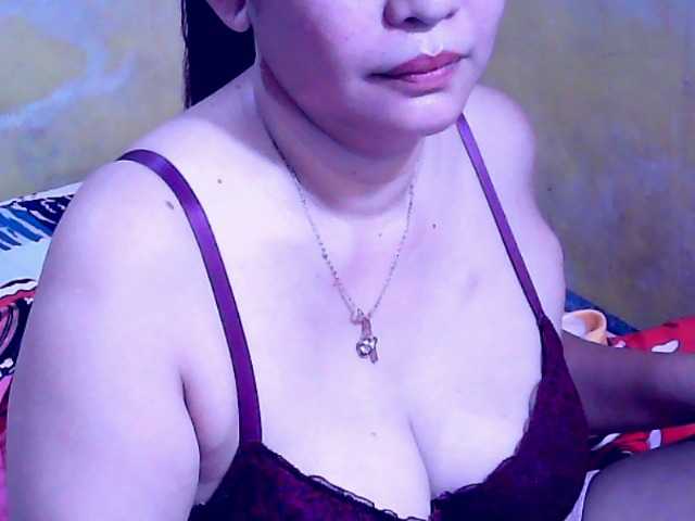Carmela4u live cam on BongaCams