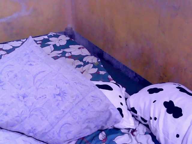 Carmela4u live cam on BongaCams