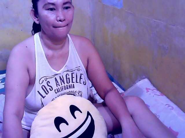 Carmela4u live cam on BongaCams
