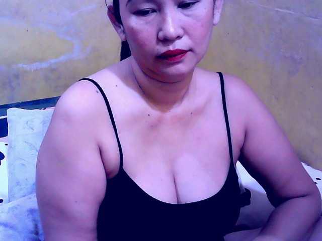 Carmela4u live cam on BongaCams