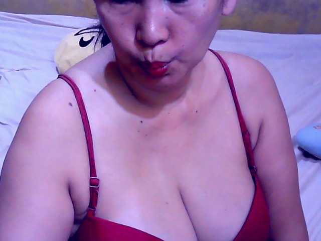 Carmela4u live cam on BongaCams