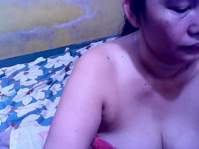 Carmela4u live cam on BongaCams