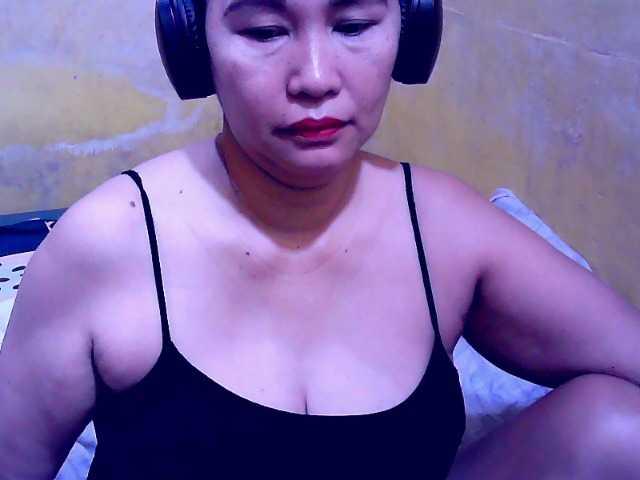 Carmela4u live cam on BongaCams