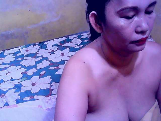 Carmela4u live cam on BongaCams