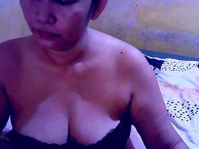 SweetMonlight webcam