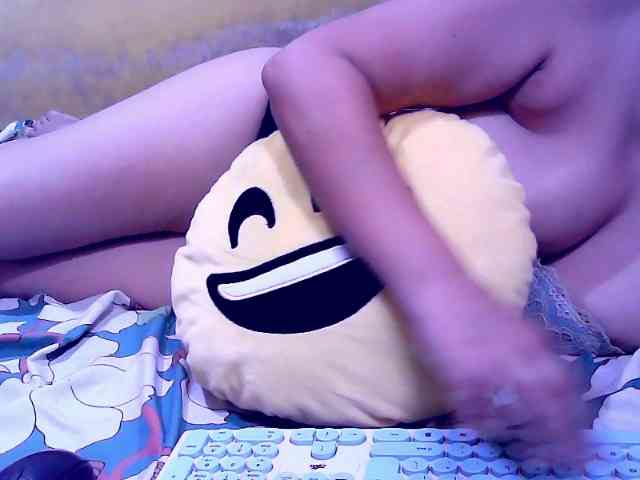 SweetMonlight webcam