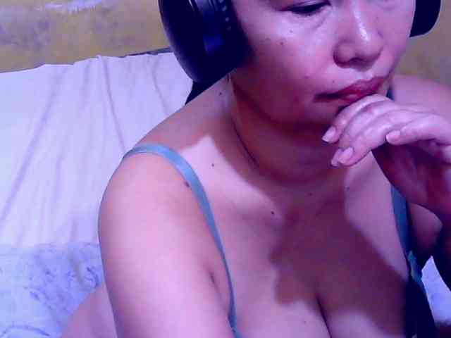 SweetMonlight webcam