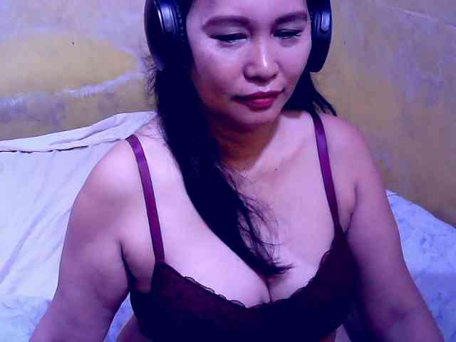 SweetMonlight webcam