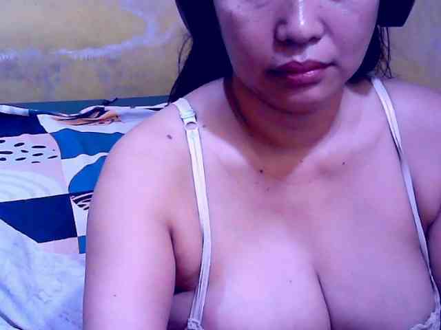 SweetMonlight webcam