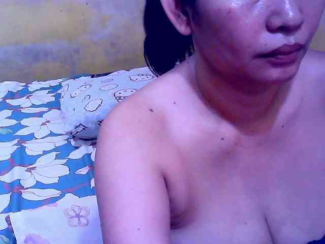 SweetMonlight webcam