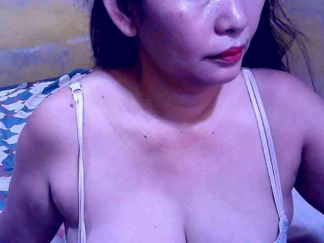 Carmela4u Live Webcam on BongaCams