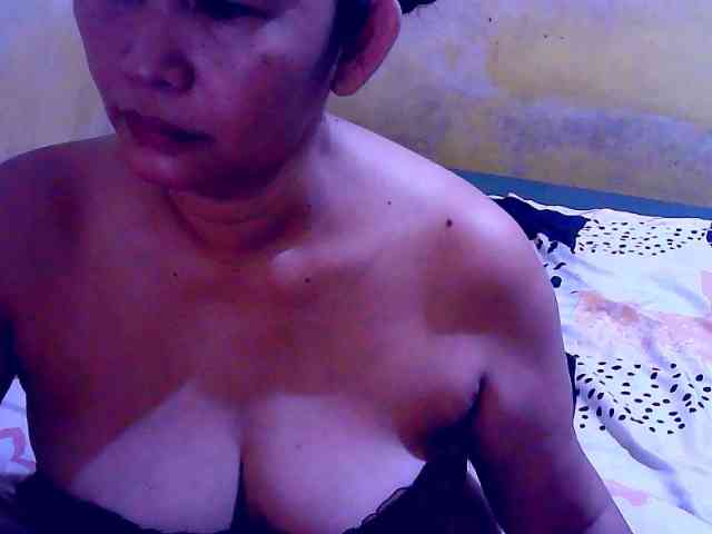 SweetMonlight webcam