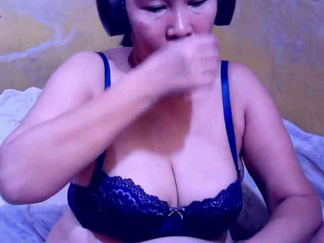 SweetMonlight webcam
