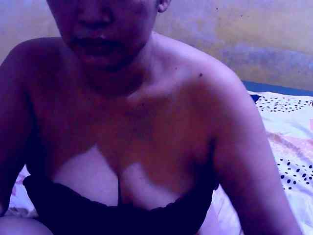 SweetMonlight webcam