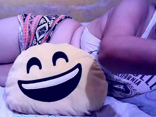 SweetMonlight webcam