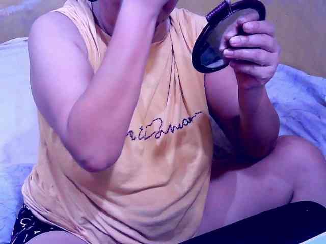 SweetMonlight webcam