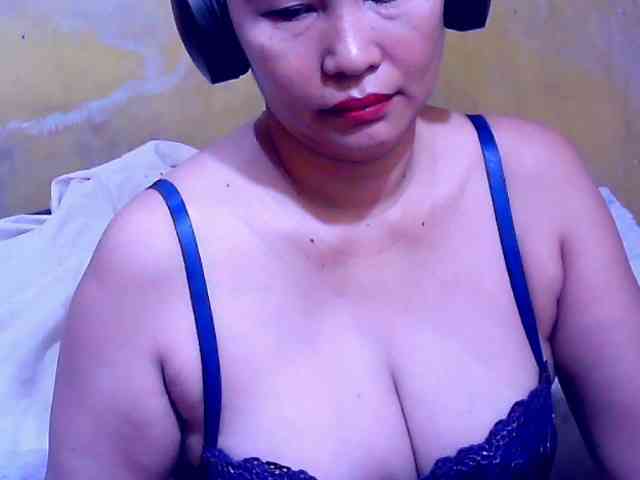 SweetMonlight webcam