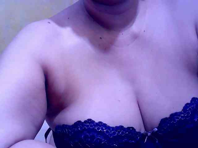 SweetMonlight webcam