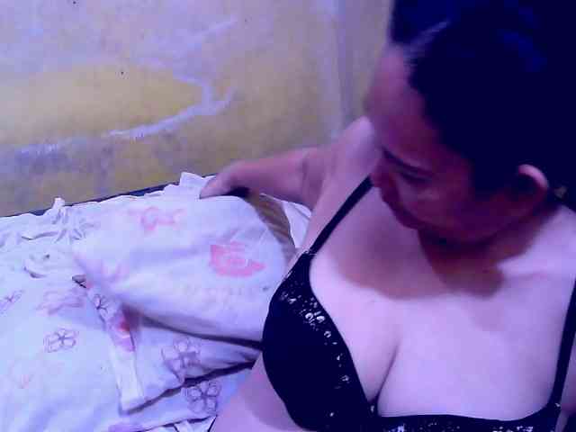 SweetMonlight webcam
