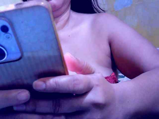 SweetMonlight webcam
