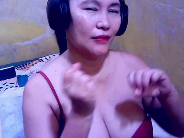 SweetMonlight webcam