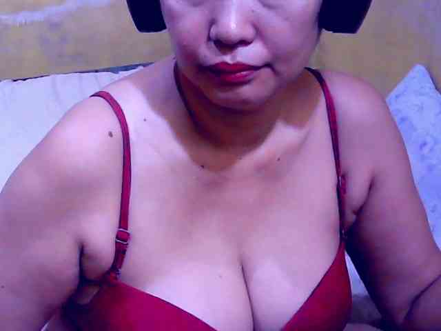SweetMonlight webcam
