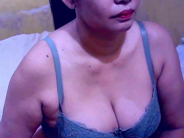 SweetMonlight webcam