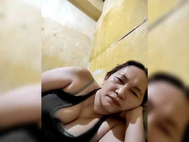 SweetMonlight webcam