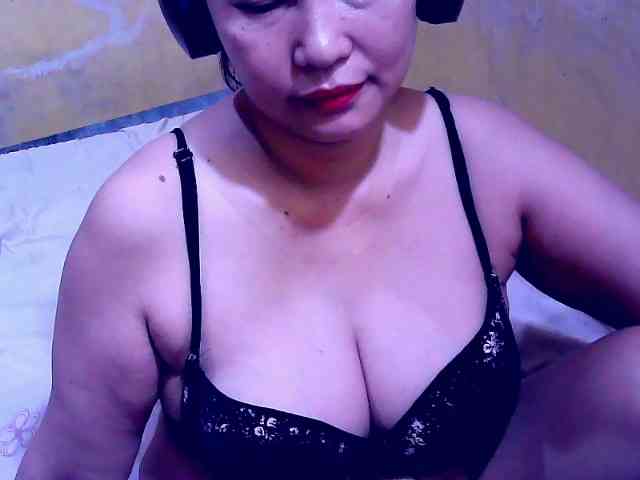 SweetMonlight webcam