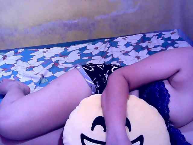 Carmela4u Live Webcam on BongaCams