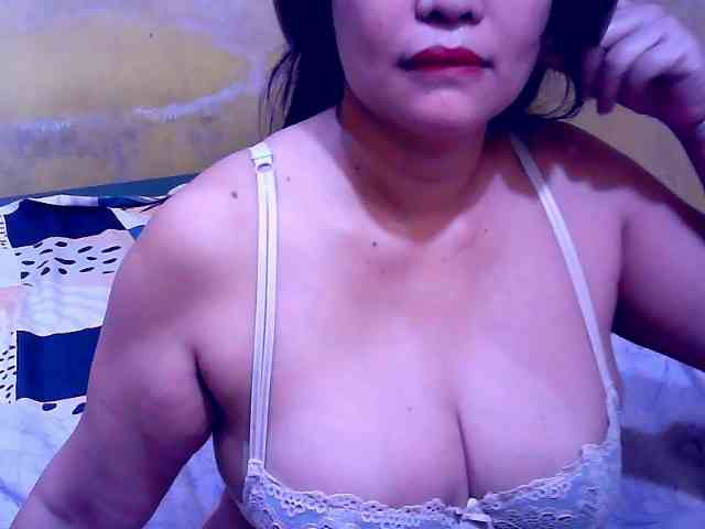 Sweetmonlight's cam show statistics and live stream