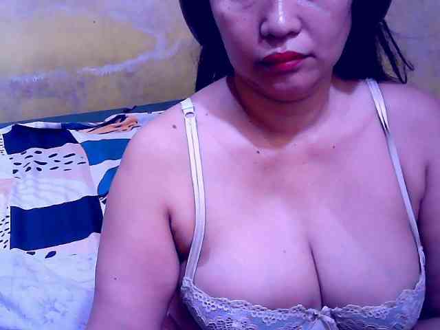 Carmela4u Live Webcam on BongaCams