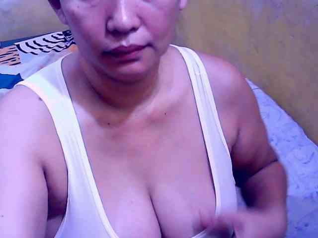 SweetMonlight webcam