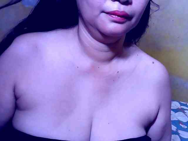 Carmela4u Live Webcam on BongaCams