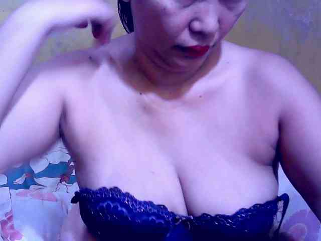 SweetMonlight webcam