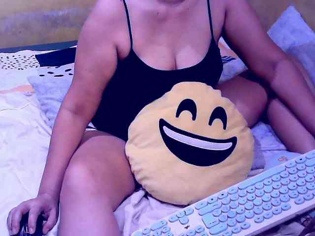 SweetMonlight webcam