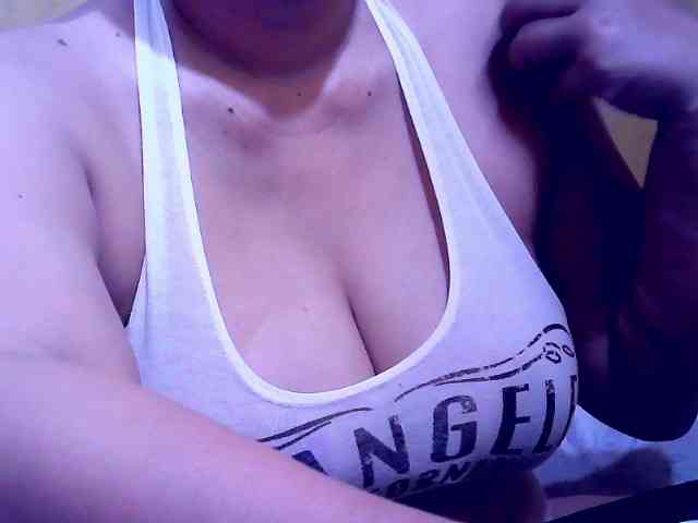 SweetMonlight webcam