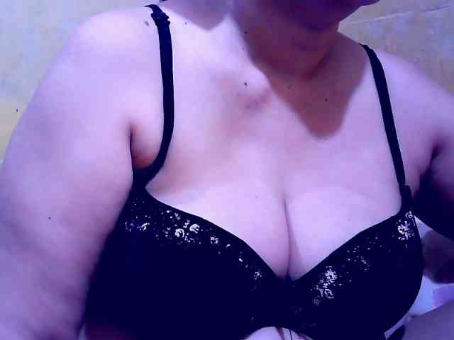 SweetMonlight webcam