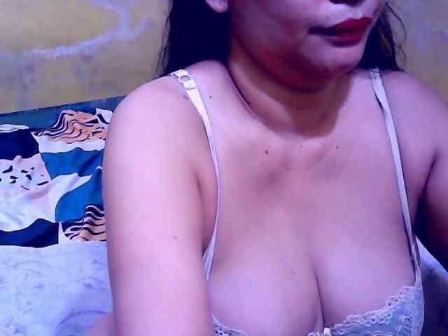 Carmela4u Live Webcam on BongaCams