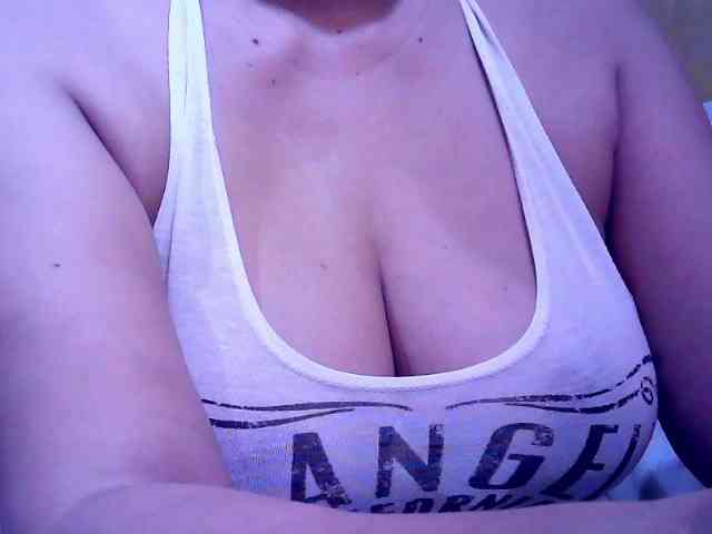 SweetMonlight webcam