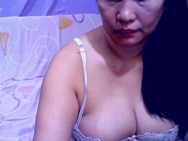 Carmela4u Live Webcam on BongaCams