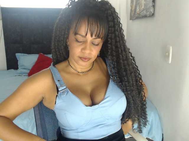 karlie-hot live cam on BongaCams