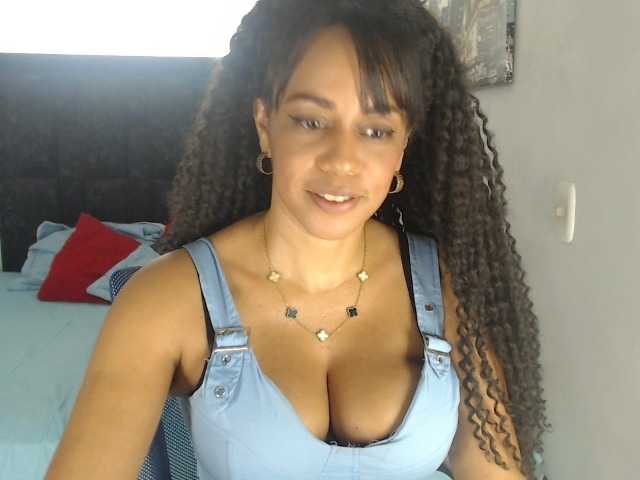 karlie-hot live cam on BongaCams