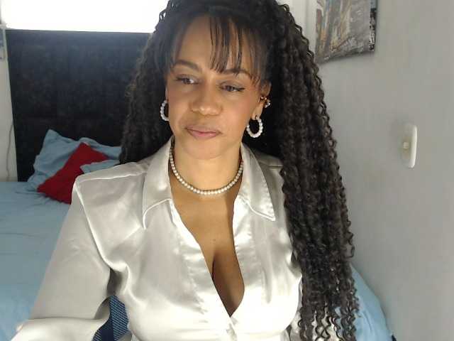 karlie-hot live cam on BongaCams