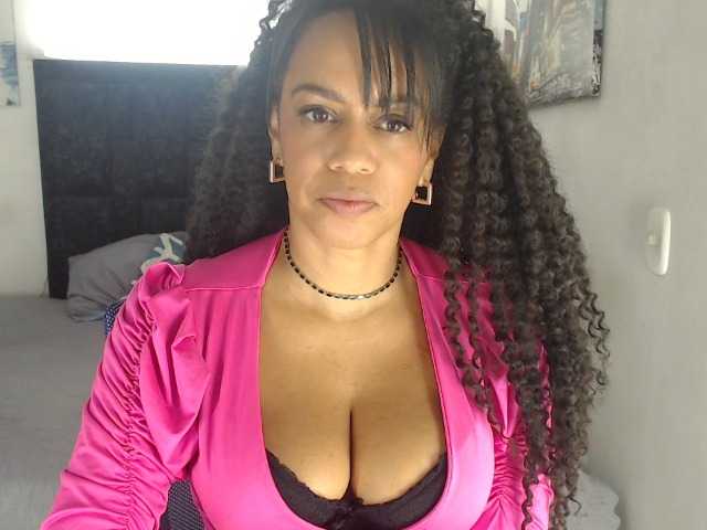 karlie-hot live cam on BongaCams