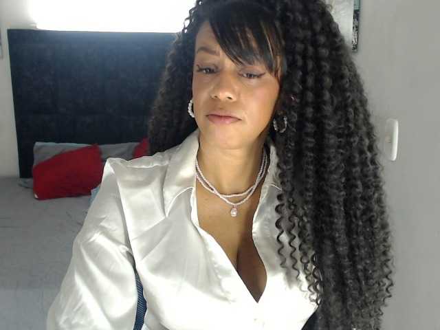 karlie-hot live cam on BongaCams