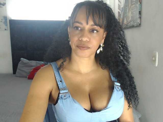 karlie-hot live cam on BongaCams