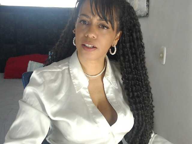 karlie-hot live cam on BongaCams