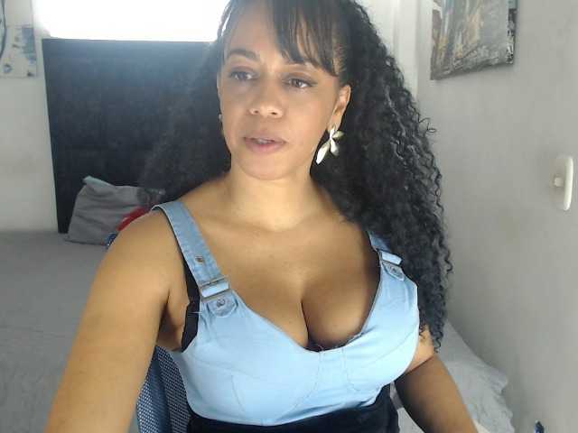 karlie-hot live cam on BongaCams