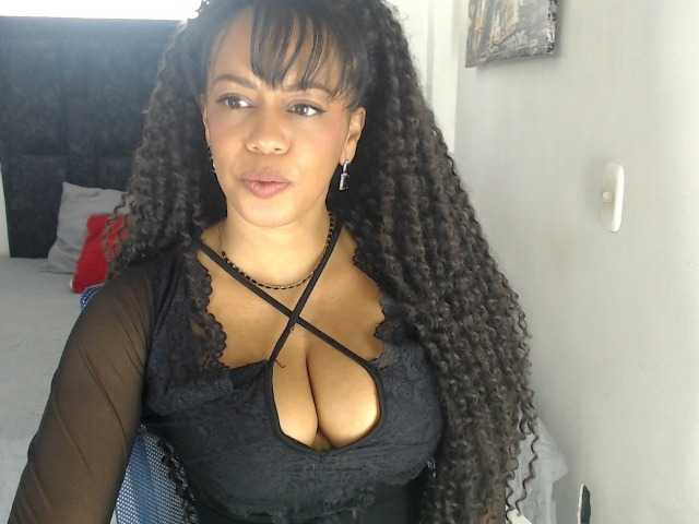 karlie-hot live cam on BongaCams